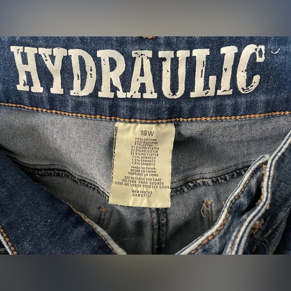 Women’s Hydraulic Soft Stretch Denim Shorts Plus Size 18W 5 Pockets - Picture 4 of 4